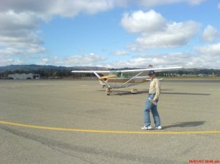 Concord Airport with N20858 picking-up Joel for Bakersfield