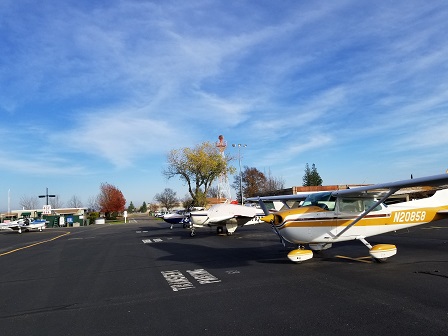 N20858 at Lincoln Airport transient parking